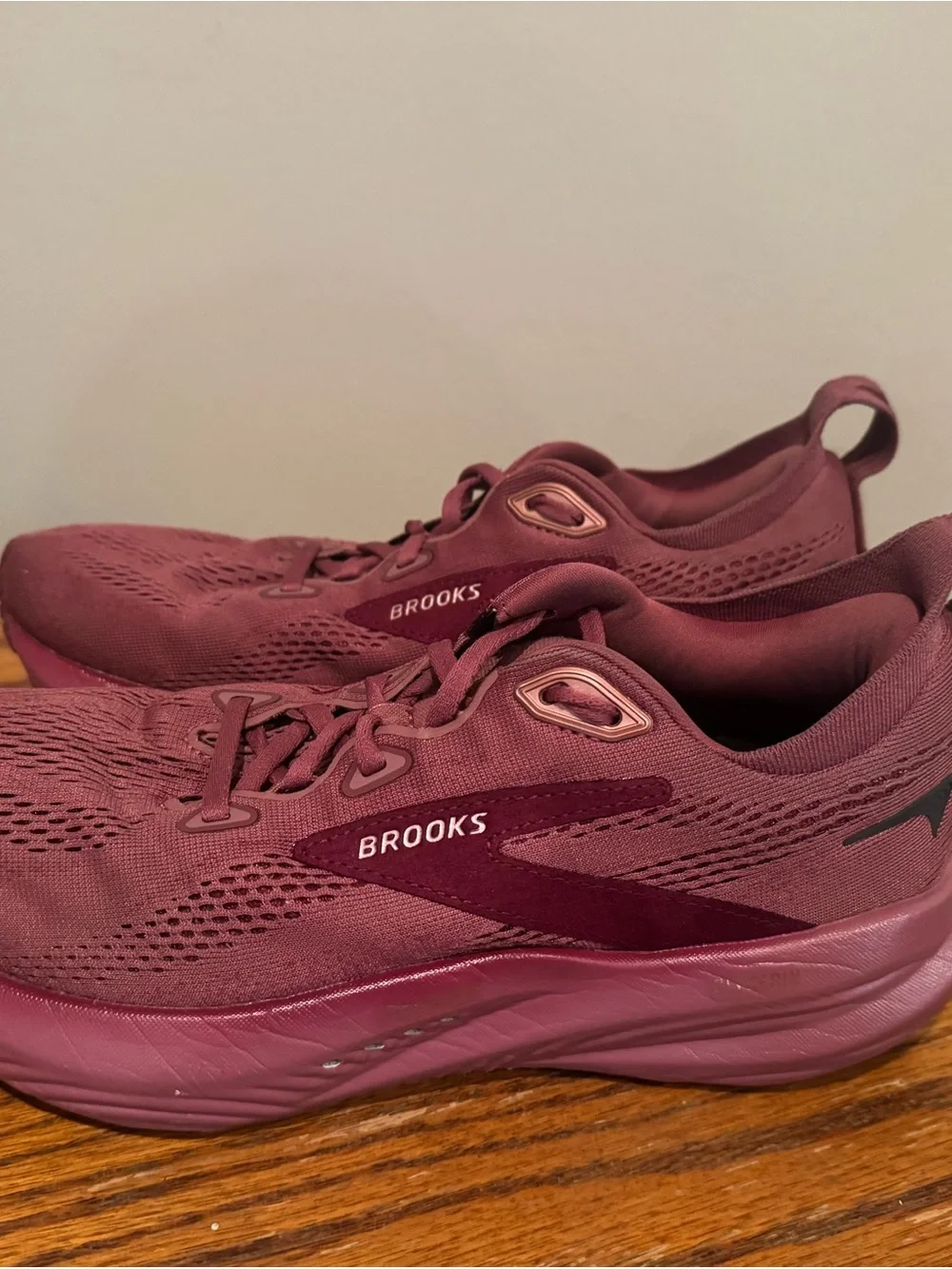 Brooks Women’s Athletic Shoes - Wine/Burgundy